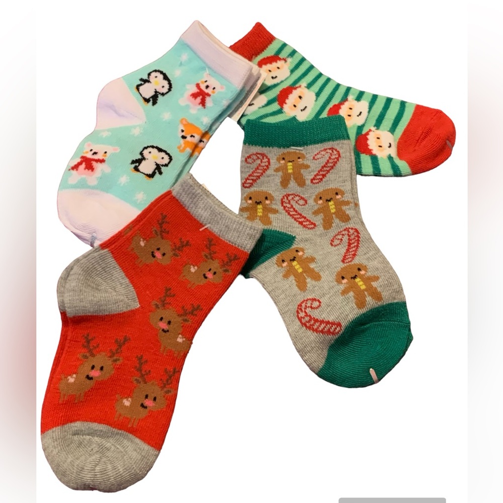 Kid’s Christmas Socks (4 pair) Size 5 - 6.5 NWOT
